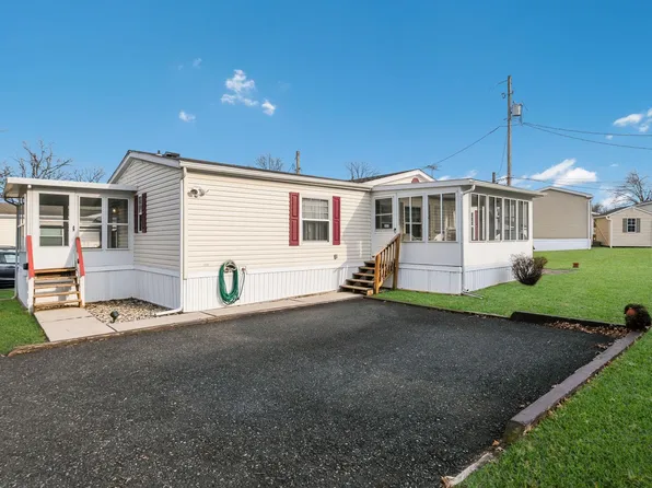 3013 Walnut Ln, Telford, PA 18969