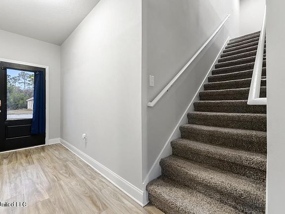 3rd image of 12210 Savannah Cir