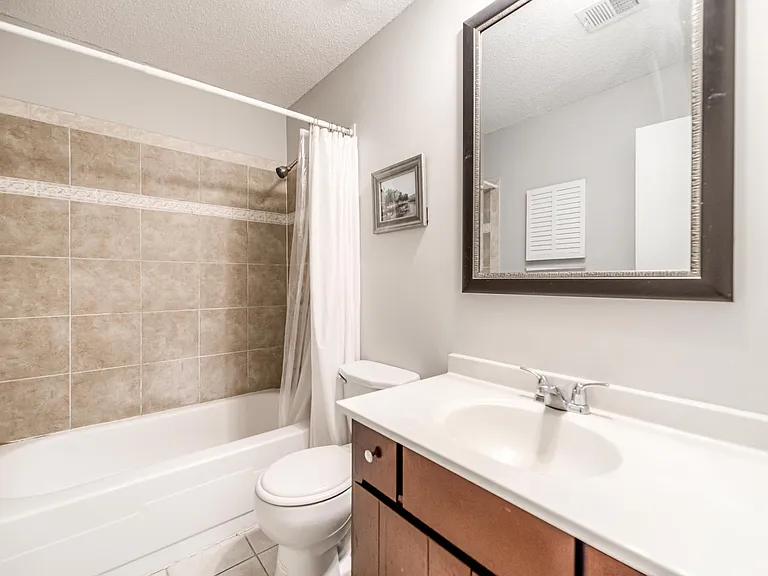 8040 Halsey St — Photo 14