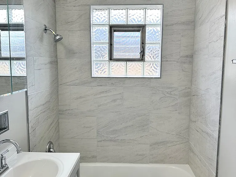 1715 E Roosevelt Rd #1 — Photo 9