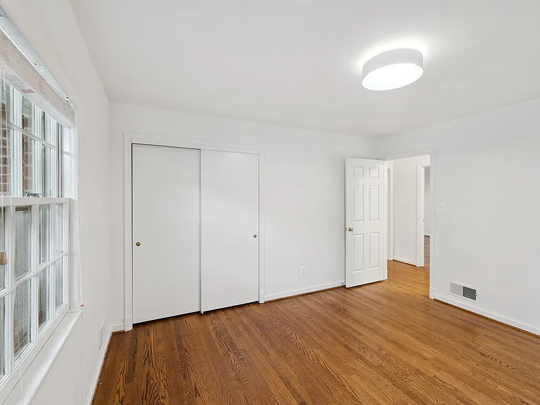 6313 Stoneham Ln — Photo 25