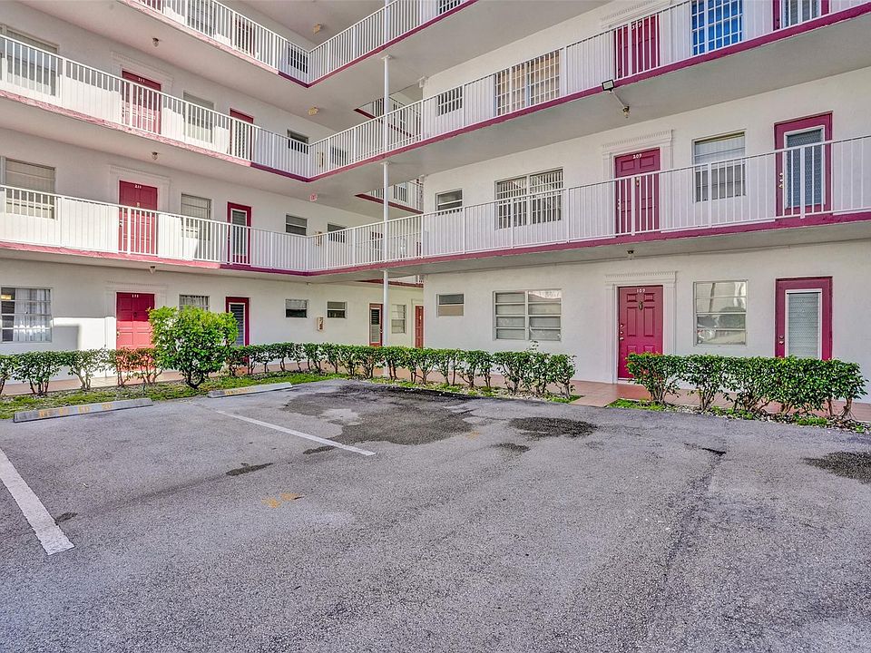 1st image of 4270 NW 40th Street #111