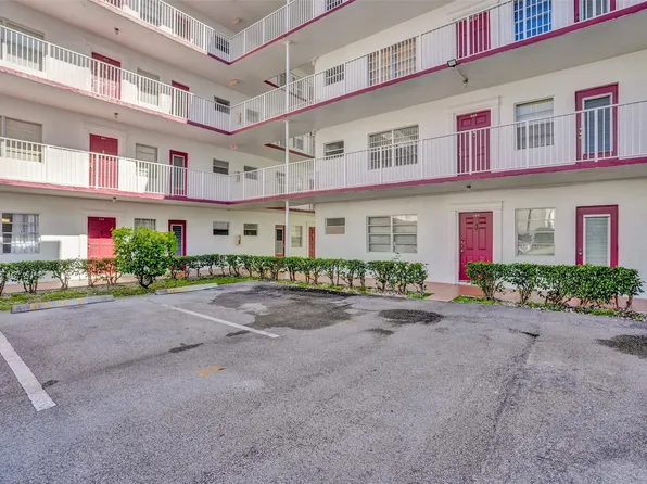 4270 NW 40th Street #111, Lauderdale Lakes, FL 33319