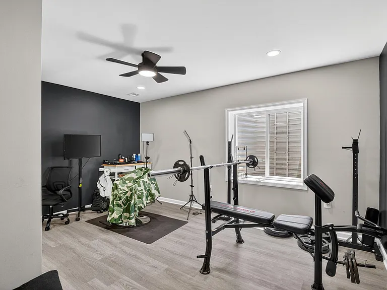 980 Basswood Dr — Photo 52
