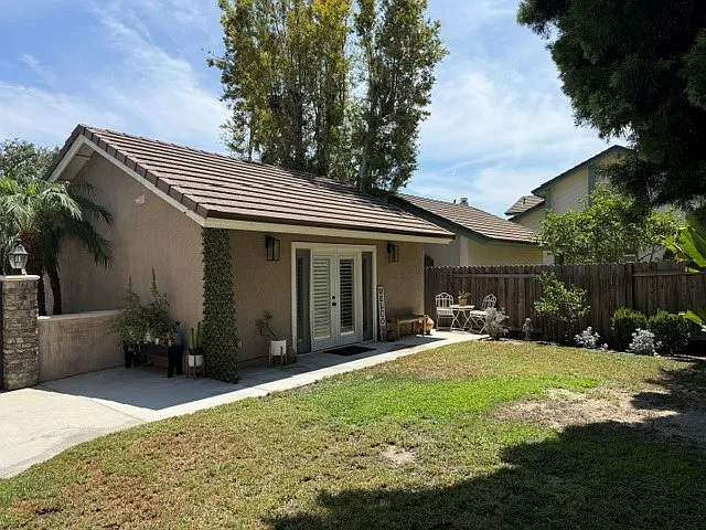 Wisteria Dr