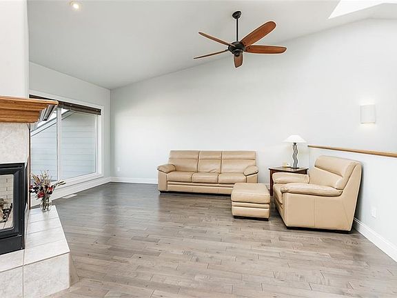 3rd image of 3517 Briarwood Blvd