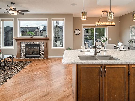 3rd image of 105 E Aspen Stone Rd SW