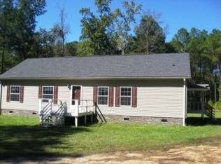 724 Rivenbark Rd, Currie, NC 28435