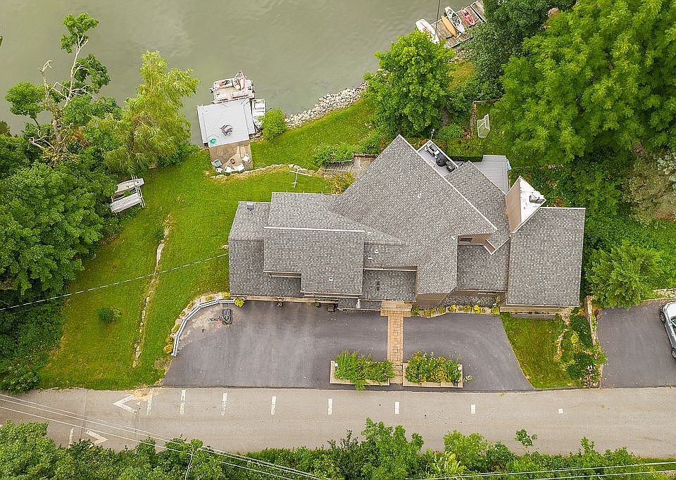 1st image of 2220 Lakeside Dr W