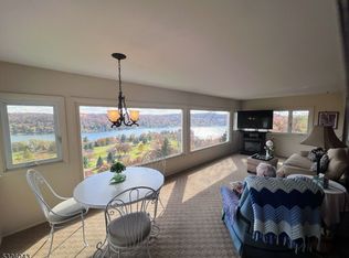 9 Golf View Ter, Sparta, NJ 07871