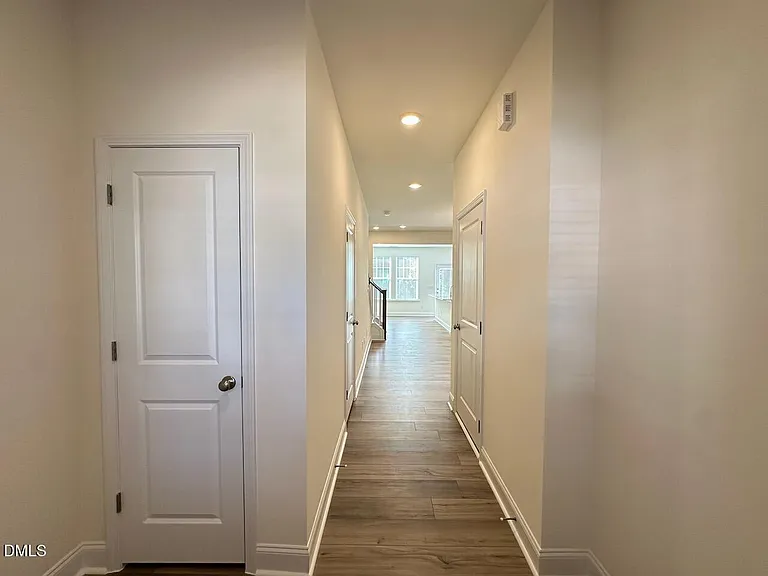 947 Kensley Grove Ln — Photo 5