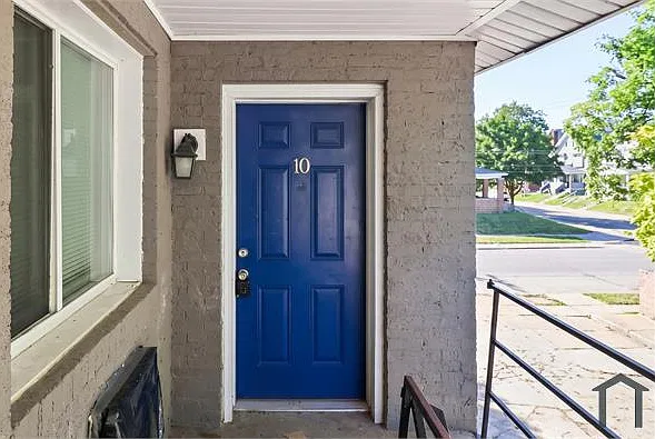 2 bed, 656 sqft, $975 — Photo 2