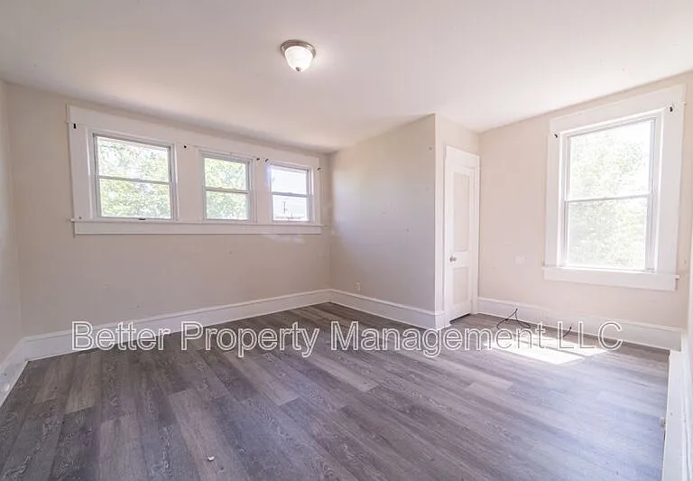 220 W Plum St #2 — Photo 4
