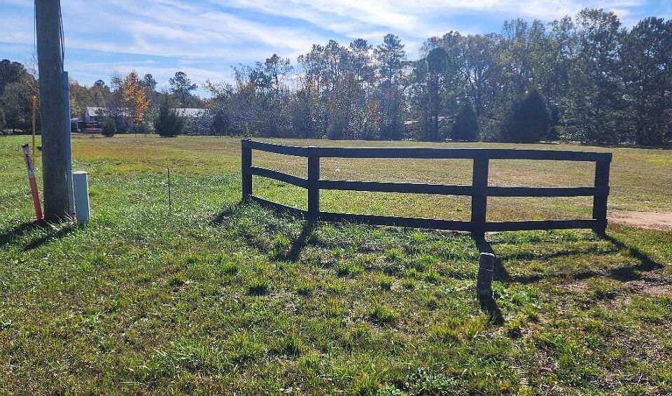 2nd image of 2002 Mims Road