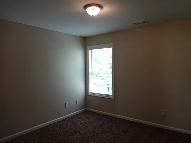 2357 Longmont Dr — Photo 12