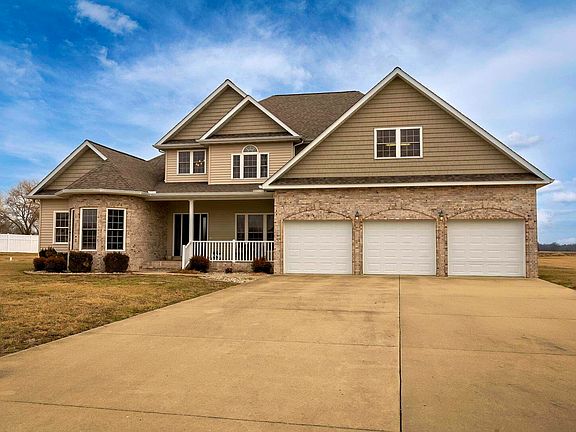 3rd image of 706 Solitude Dr