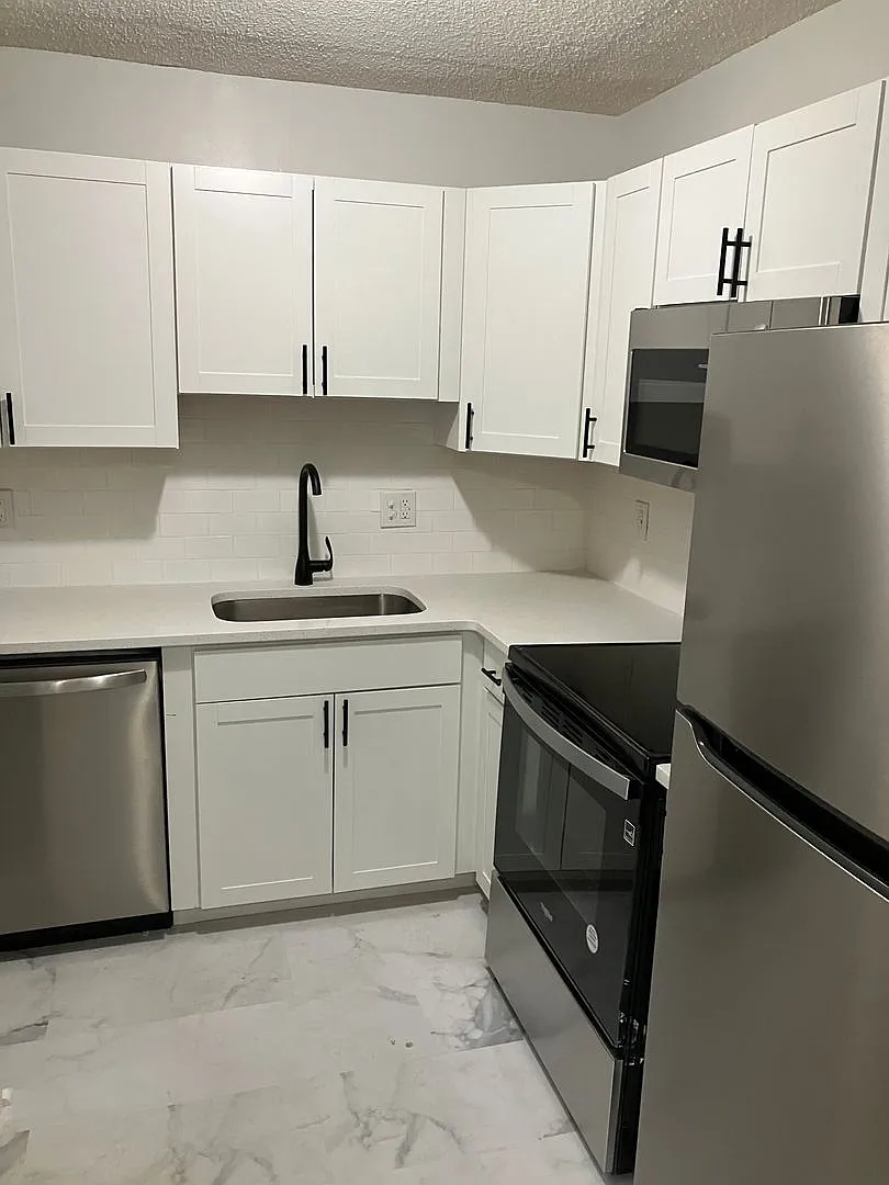 fully renovated two bedroom one bath — Photo 1