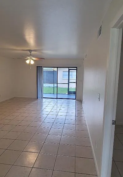 1318 SE 40th Terrace 2 — Photo 11