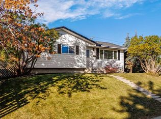 907 E Canfield Cres SW, Calgary, AB T2W1K5