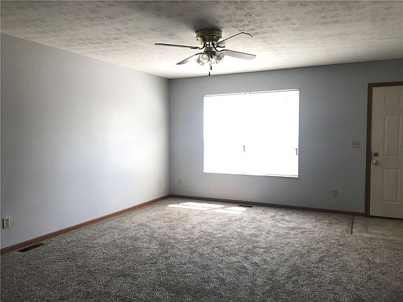 4th image of 702 Blaine Ave