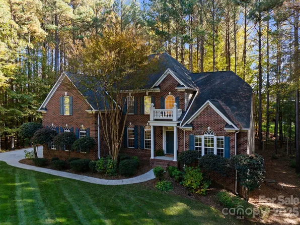 107 Summer Wind Ln, Mount Holly, NC 28120