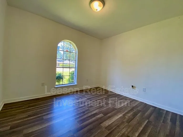 121 Tooke Dr — Photo 12