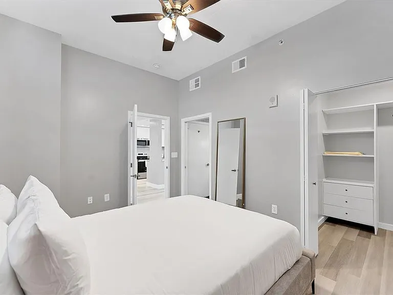 525 E Jackson St #705 — Photo 24