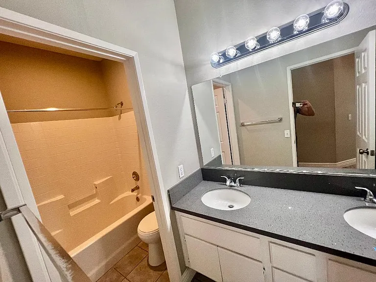 24689 Lincoln Ave — Photo 11