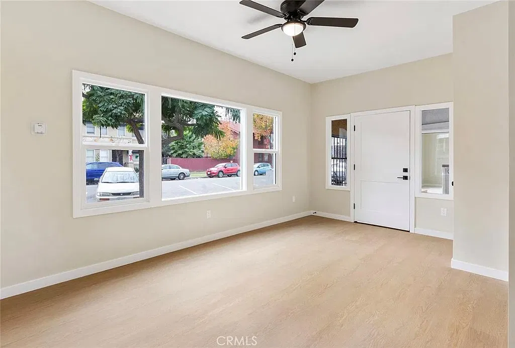 1220 E 1st St — Photo 3