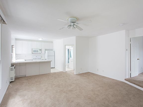 3rd image of 324 1/2 Rosemont St #0