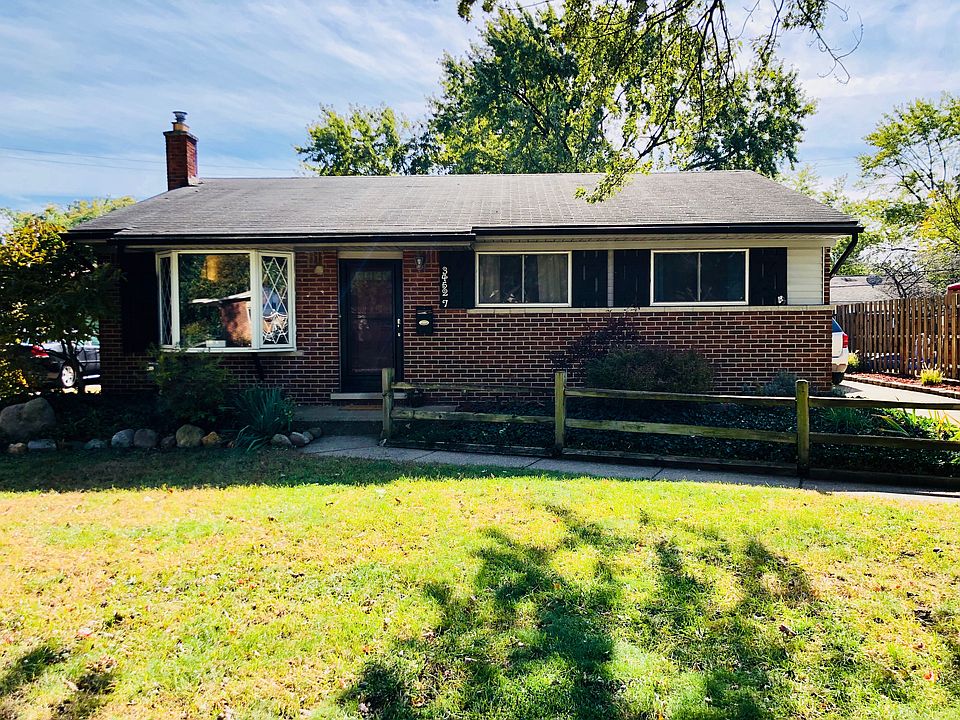 1st image of 34527 Hiveley St