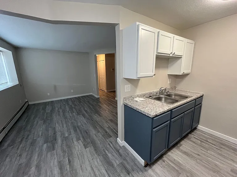 2725 Pleasant Ave — Photo 5