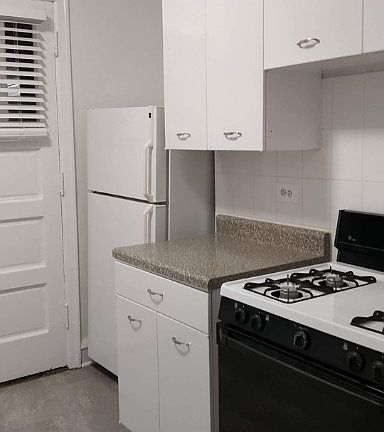 2nd image of 1651 W Touhy Ave APT 3