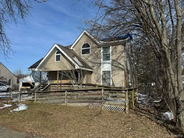 612 Clinton St, Flint, MI 48507