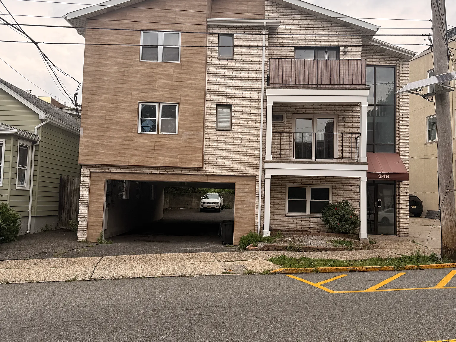 2 bed, 1000 sqft, $2,700 — Photo 2