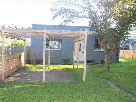 5th image of 310 W 13th St