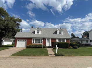 823 Lawndale Ave, Lacon, IL 61540