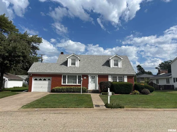 823 Lawndale Ave, Lacon, IL 61540