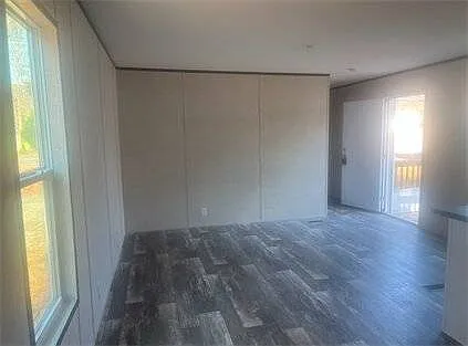 511 W Hillsboro St #15R — Photo 3