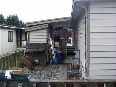 Small storage shed back area was used for a picnic table.