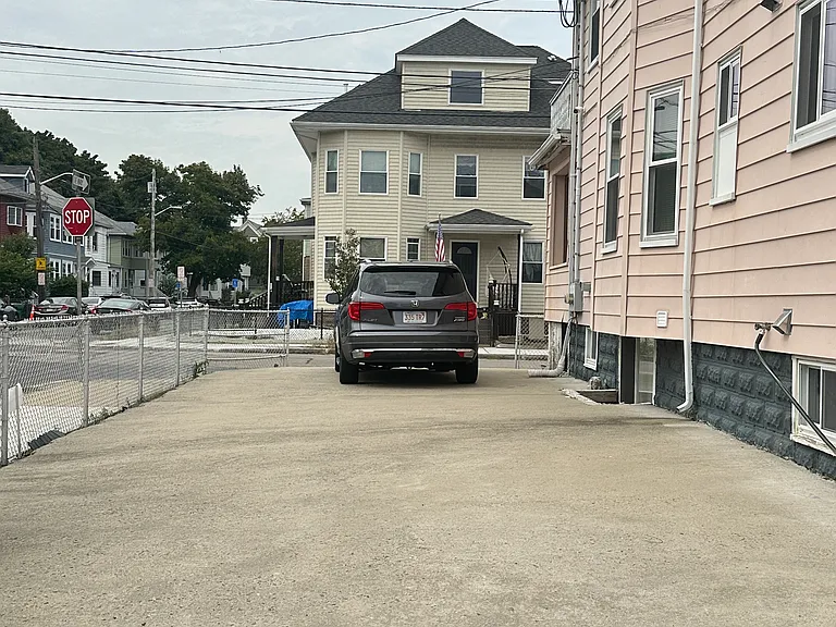 42 Walnut St #1 — Photo 15