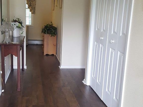 Entry way, brand new flooring. Large hall closet.