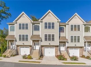 24 Oak Branch Dr, Brookfield, CT 06804