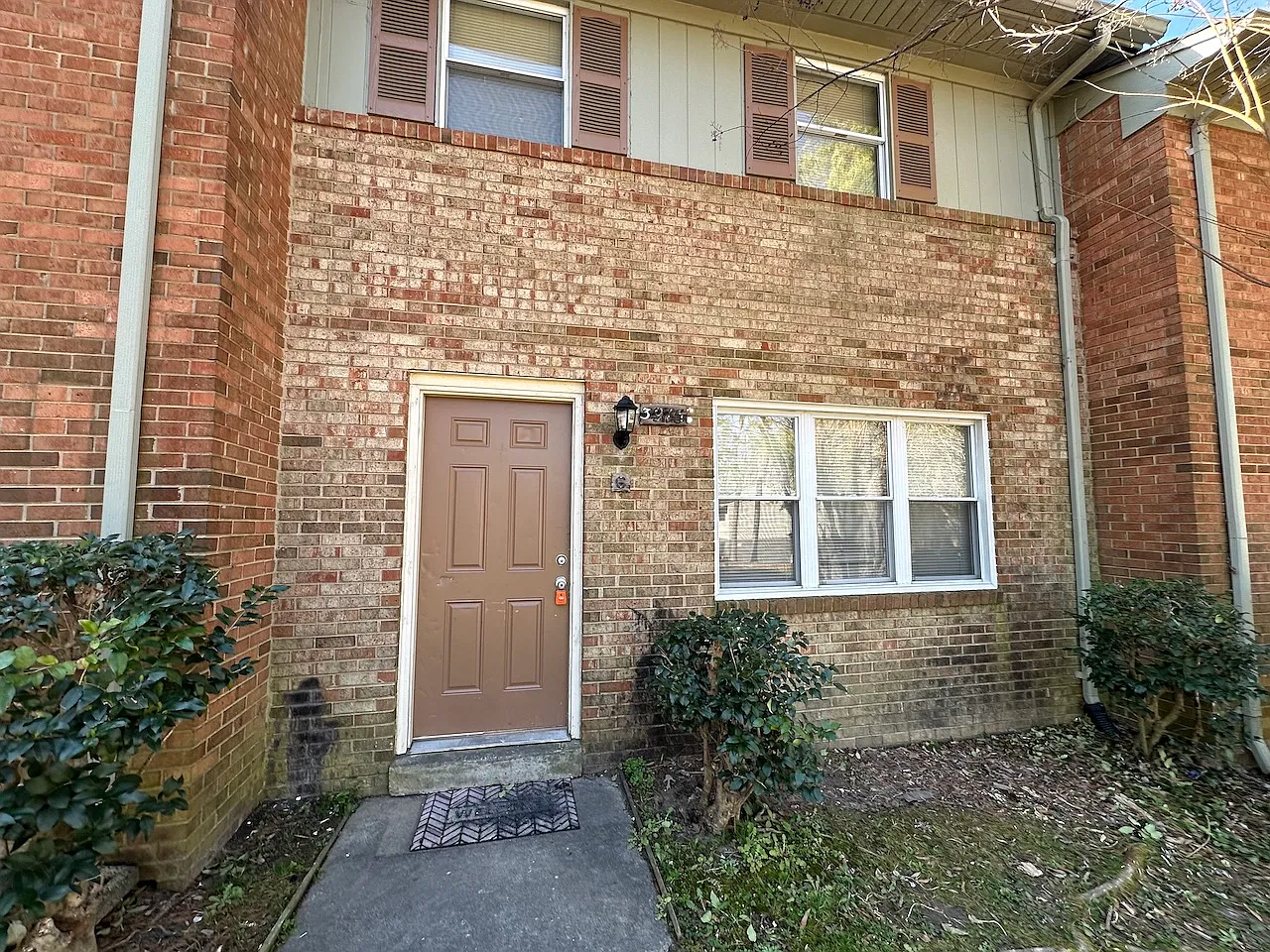 3 bed, 1080 sqft, $1,250 — Photo 2