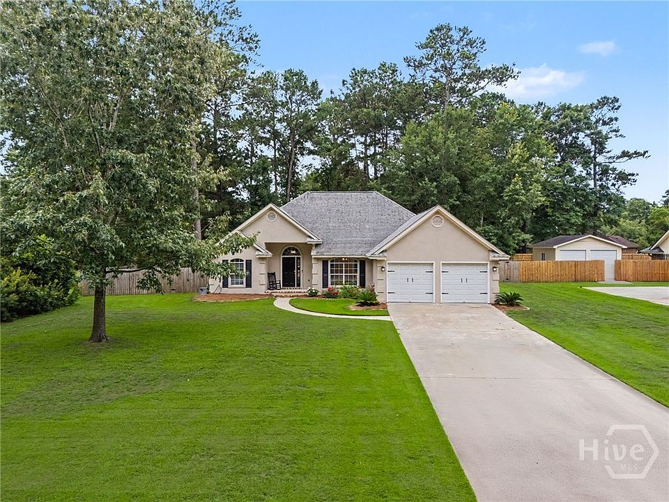 1st image of 801 Oxford Drive
