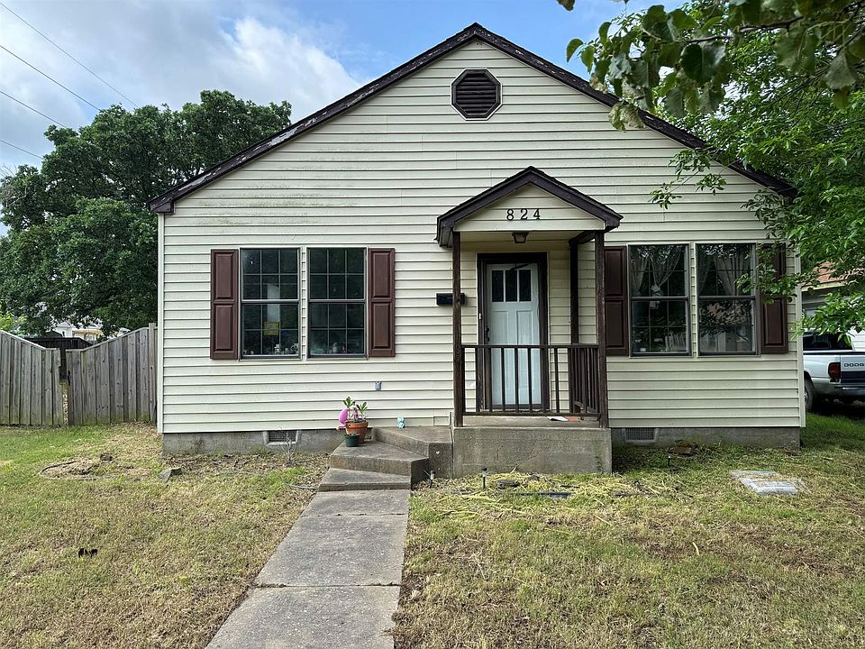 1st image of 824 E Miami Ave