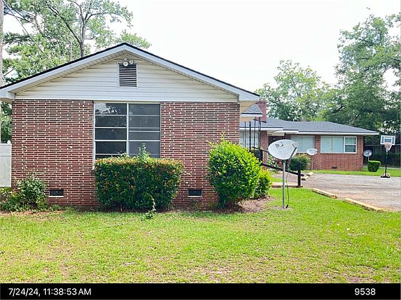 3rd image of 1527 Dawson Rd