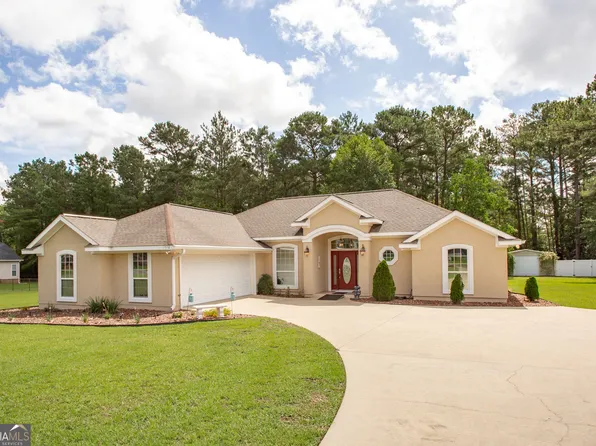 2506 Lejuene Rd, Waycross, GA 31501