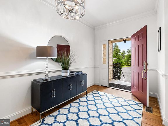 5th image of 543 Allegheny Ave
