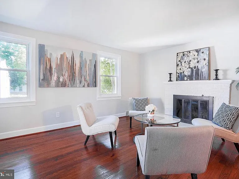 8511 Potomac Ave — Photo 6